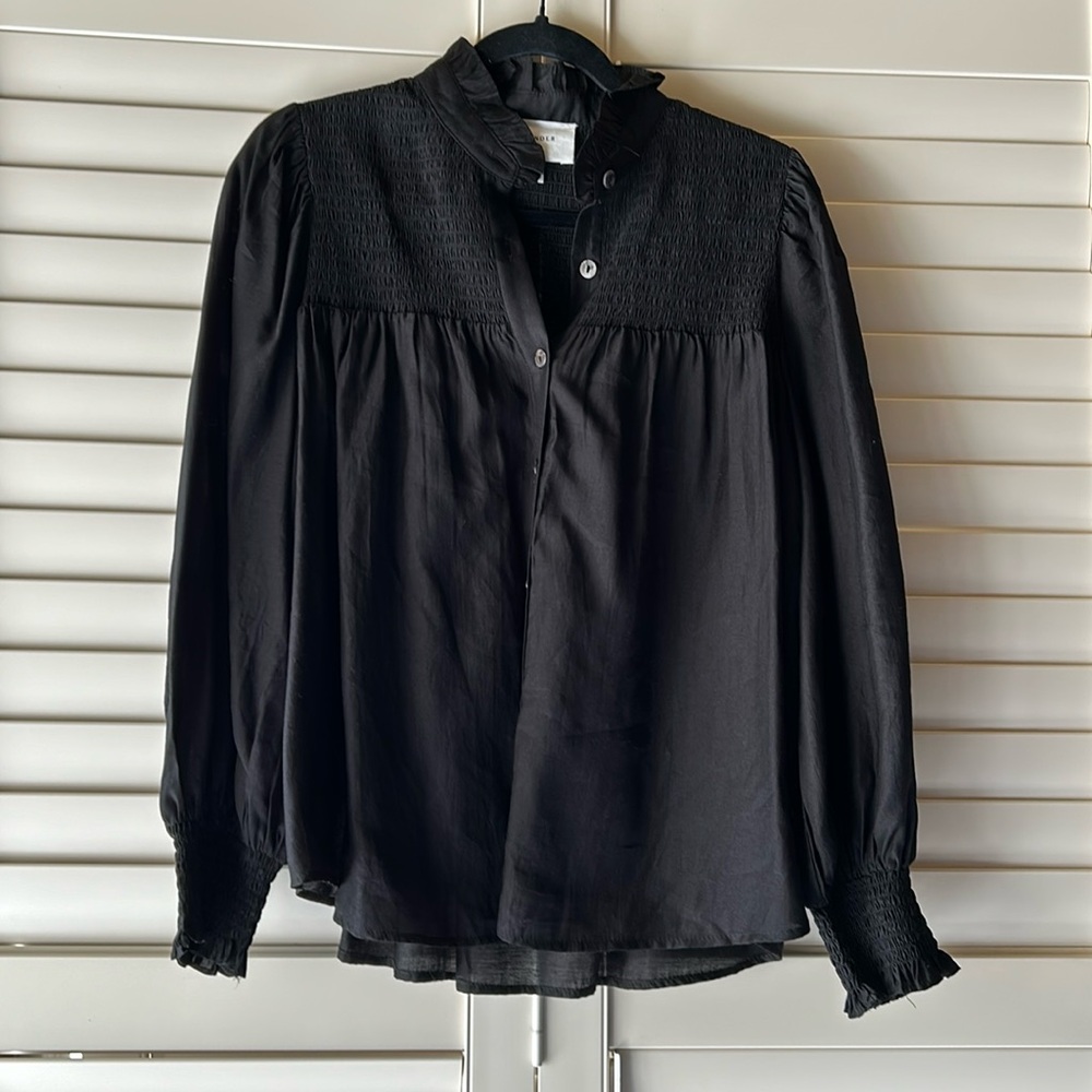 Pomander Place NWOT black button up blouse size medium